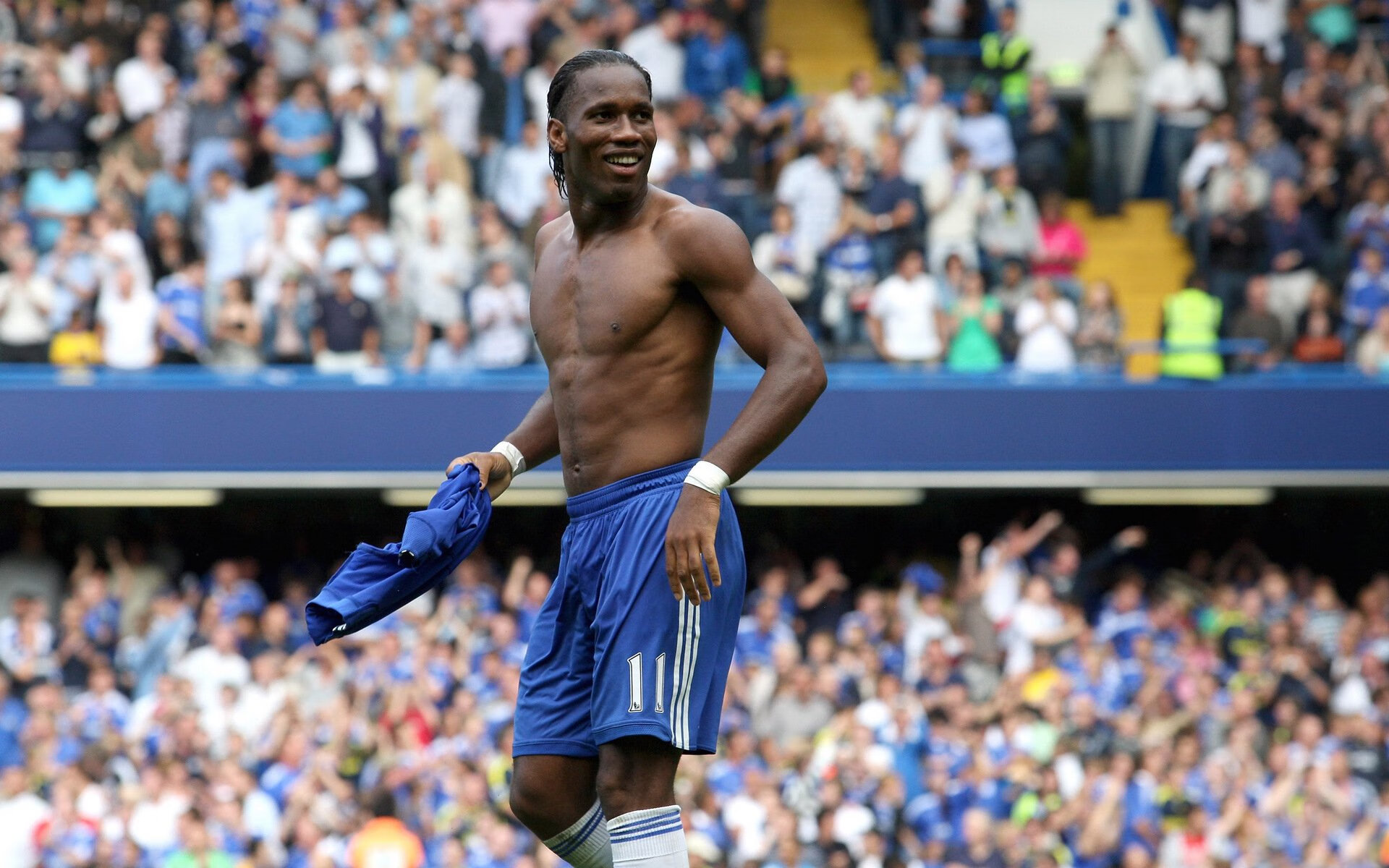 爱游戏平台-法甲新秀崭露头角：未来足球之星冉冉升起，法国足球未来之星